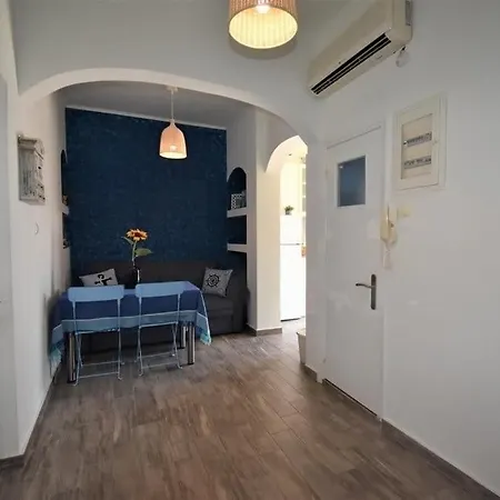 Eleni Penthouse Апартаменты *