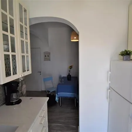 Eleni Penthouse Apartament *